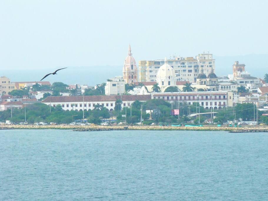 Apartamento , Vista A La Ciudad Antigua Y Playa Cartagena Bagian luar foto